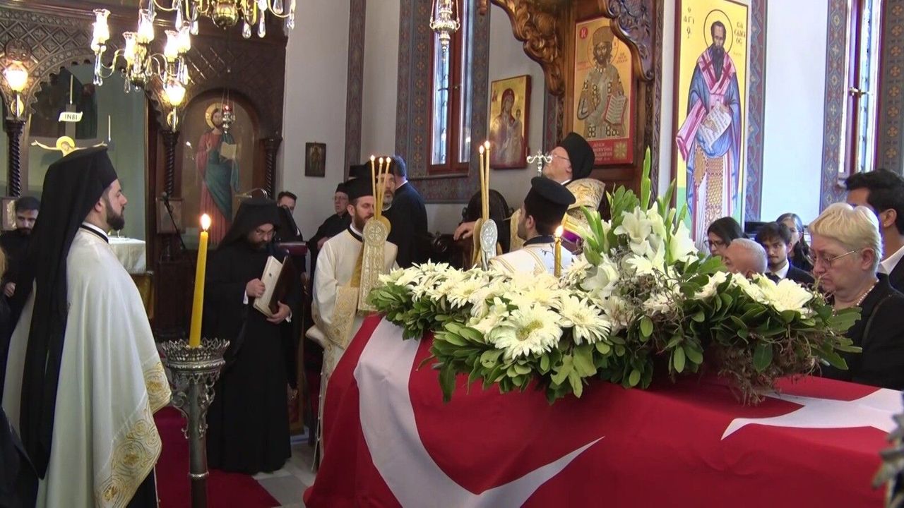 Felsefeci Prof. Dr. İoanna Kuçuradi son yolculuğuna uğurlanıyor