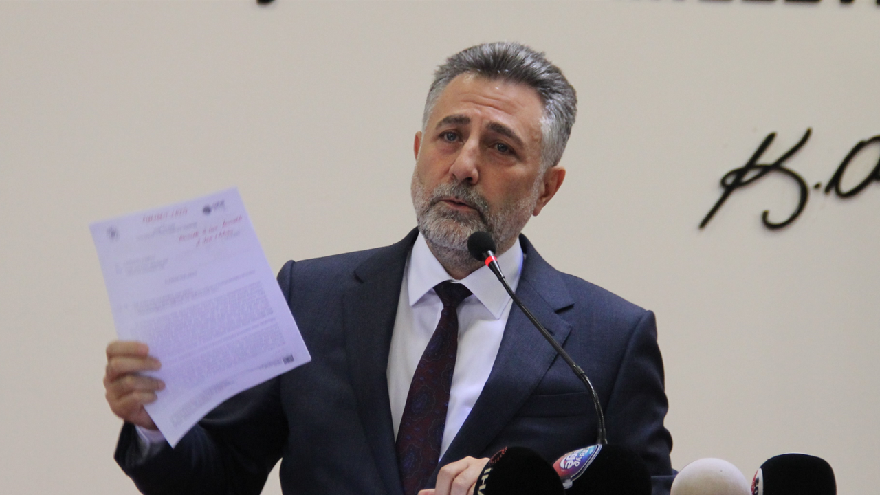 Bayraklı Belediyesi'nde yolsuzluk operasyonu: 45 kişi gözaltına alındı