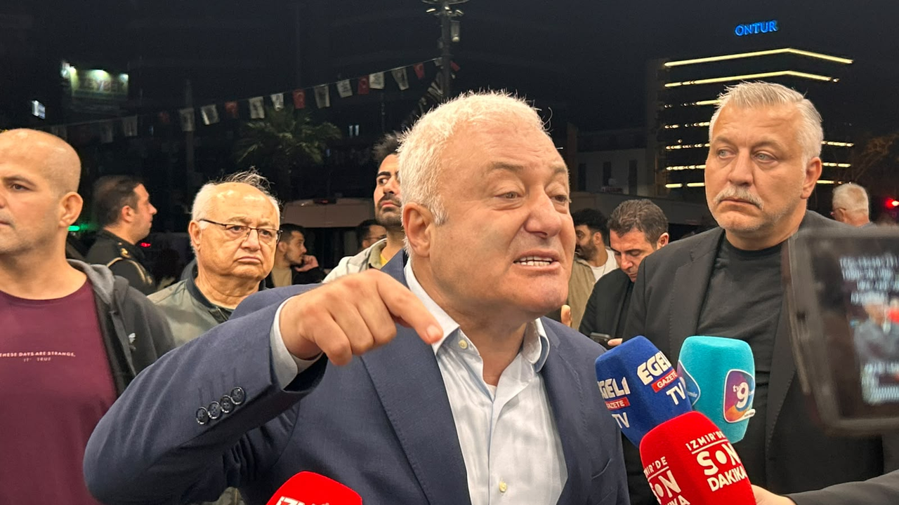 Cemil Tugay’nın AK Parti’ye katılımı sonrası İzmir’de protesto ve eleştiri yaşandı