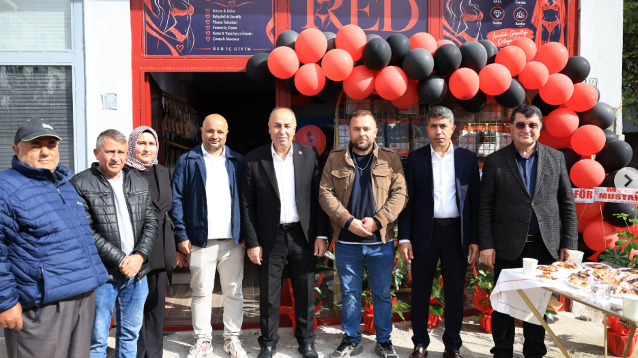Çorum Alaca'da fantezi iç giyim mağazası dualı törenle açıldı