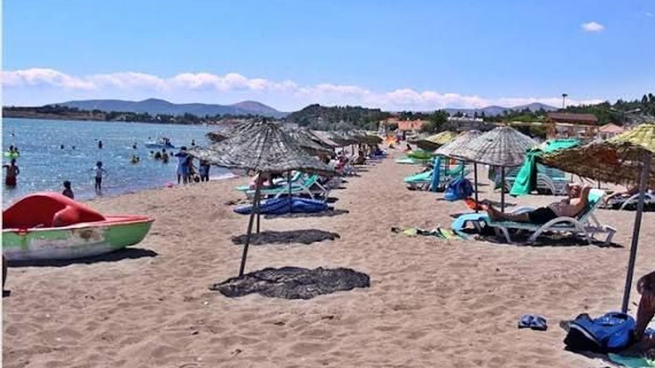 Gündoğdu Çadır Kampı, Menderes Ahmetbeyli'nde denize yakın kamp alanı