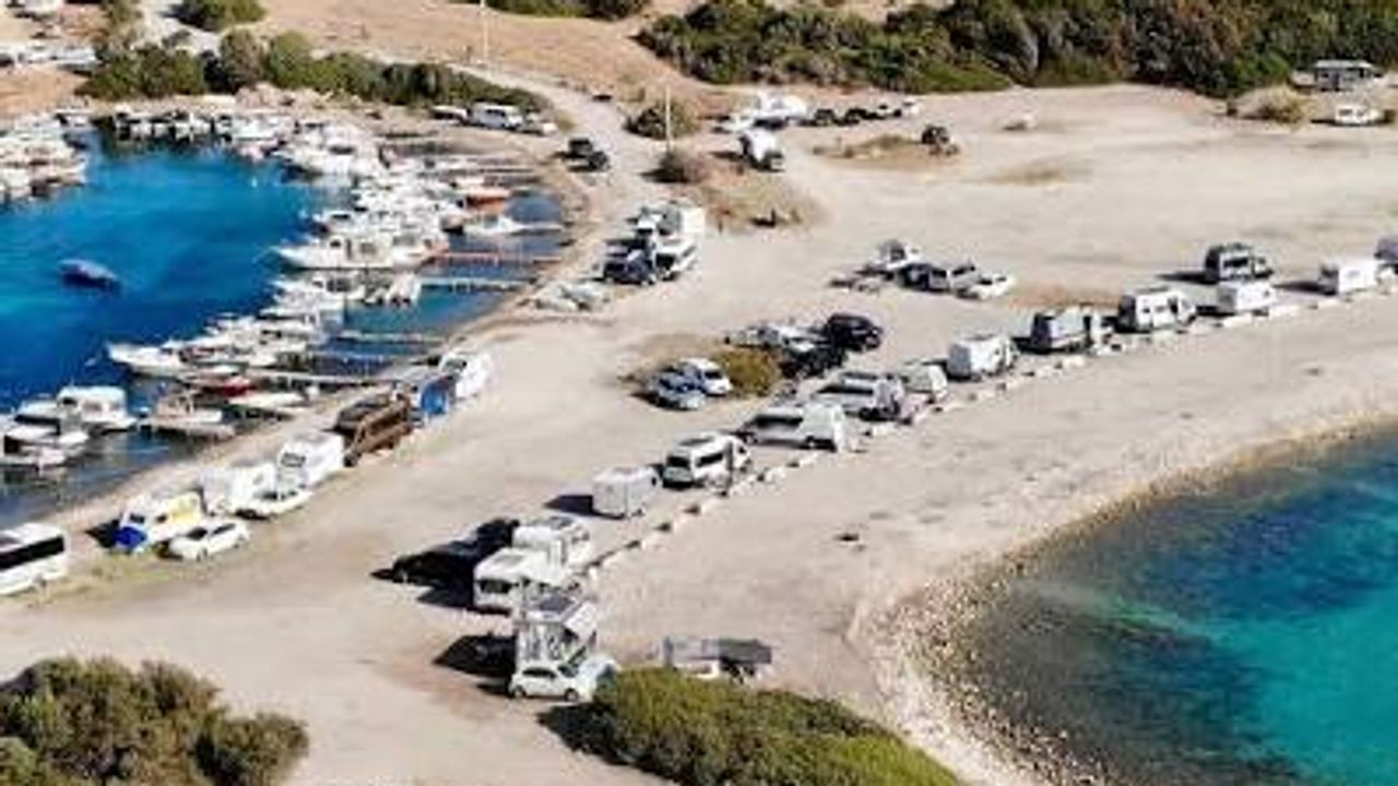 Demircili Plajı: Urla’nın Berrak Denizi ve Doğal Sahili