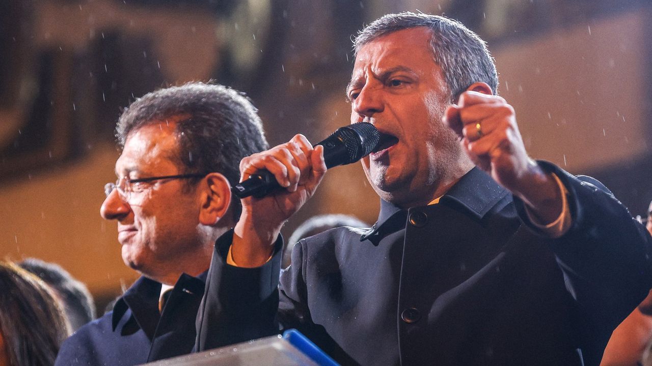 Özgür Özel’den İmamoğlu açıklaması: “Bugün kısılan ses, milletin işaret ettiği cumhurbaşkanı adayının sesi”