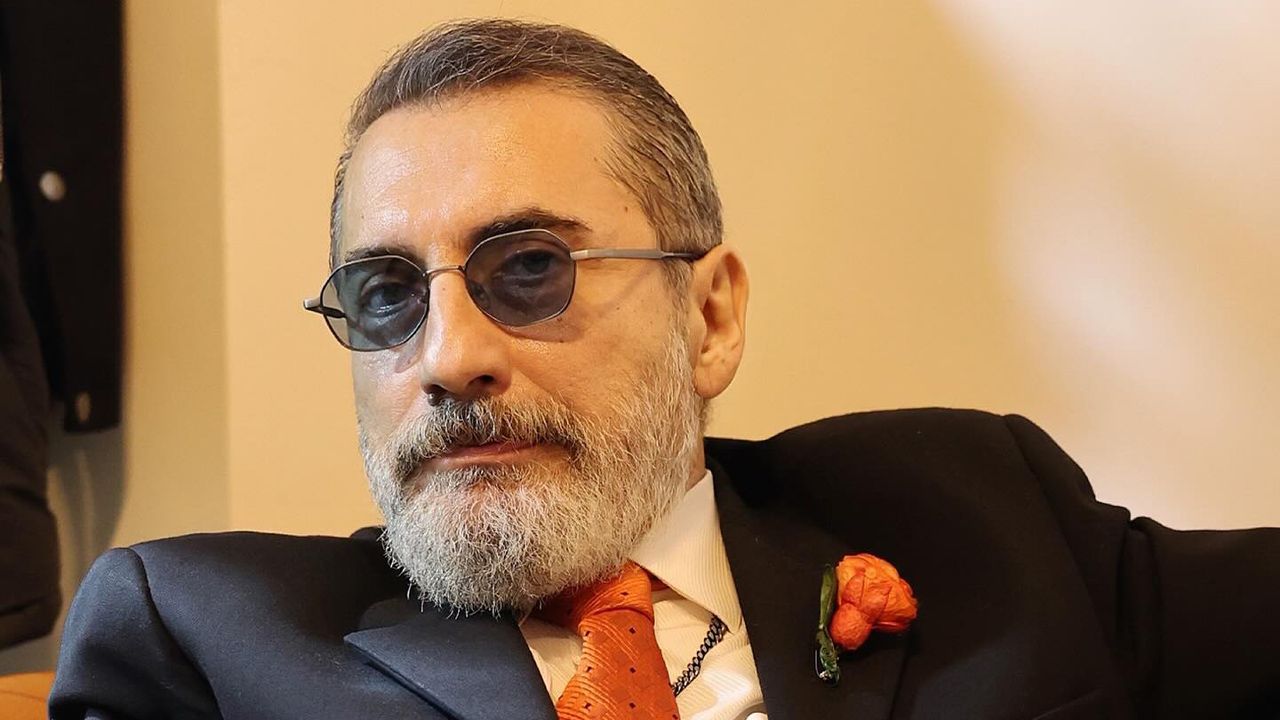 Pankreas kanseriyle mücadele eden Türk halk müziği sanatçısı Soner Olgun 67 yaşında hayatını kaybetti