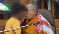 Tibet’in ruhani lideri Dalai Lama'dan skandal hareket! 'Dilimi em' dedi