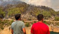 Turizm merkezinden gelen görüntüler dehşet! Yangın büyüdü evler tahliye edildi