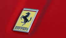 Ferrari yeni aracını tanıttı! İşte Roma Spider'dan ilk görüntüler...