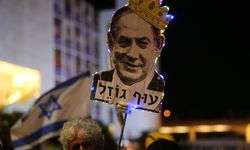 İsrail'i protestolar sardı: Netenyahu geri adım attı