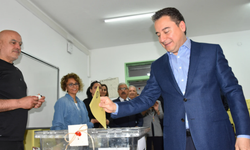 DEVA Partisi Genel Başkanı Ali Babacan oyunu kullandı