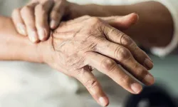 Türk doktordan heyecanlandıran gelişme! Parkinson hastalığında sona yaklaşıldı!