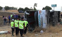 Amasya'da korkutucu kaza: Yolcu otobüsü devrildi