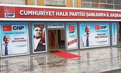 CHP'de tartışma yaratan görüntü! Kemal Kılıçdaroğlu'nun fotoğraflarını kaldırmadılar
