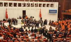 Meclis'te 'gülme' tartışması: CHP ve AK Parti vekilleri arasında tartışma