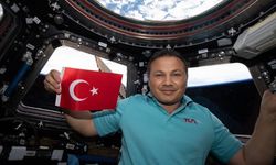 Astronot Alper Gezeravcı merak edilenleri açıkladı! Bir günü nasıl geçiyor nasıl besleniyor?