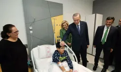 Erdoğan, şehir hastanesi açılışında tedavi gören çocukları ziyaret etti