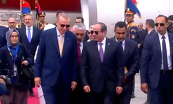 Cumhurbaşkanı Erdoğan 12 yıl sonda Mısır'da! Erdoğan Sisi tarafından resmi törenle karşıladı