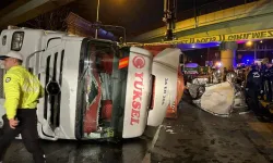 Bakırköy'de tır otomobilin üstüne devrildi! 4 kişi hayatını kaybetti