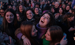 Fransa'dan tarihi kürtaj kararı! Duyan kadınlar sokağa indi