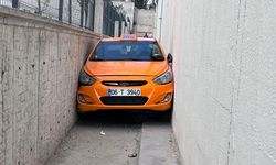 Ankara'da bir taksici zoru başardı: İki duvar arasına sıkışma sebebi ortaya çıktı