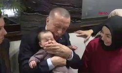 Cumhurbaşkanı Erdoğan'dan sürpriz kafe ziyareti: Halkla bir araya geldi