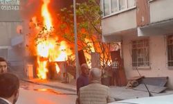 İstanbul Bağcılar'da korkutan yangın! Alev alev yandı