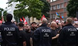 Alman Polisi, Türk taraftarlarının yürüyüşünü durdurdu
