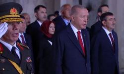 Cumhurbaşkanı Erdoğan Anıtkabir Özel Defteri'ni imzaladı