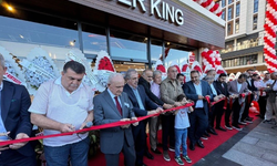 Burger King açılışına katılan AK Parti'li Başkan: Yeseydim İsrail’e destek vermiş olacaktım