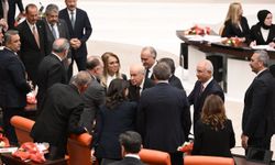 Devlet Bahçeli, Cumhurbaşkanı Erdoğan'ın talimatıyla DEM Parti'lilerin elini sıkmış