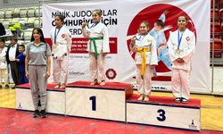 Konak’ın minik judocuları ilk turnuvadan 7 madalya ile döndü