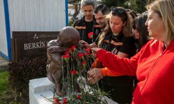 Güzelbahçe’de Berkin Elvan anması: Büstüne karanfil bırakıldı