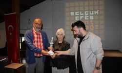 Selçuk’ta “Kıyı, Köşe, İki Yüz” sergisi sanatseverlerle buluştu