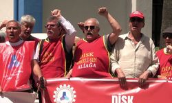 Emekliler İzmir'de sahaya indi, yaşam şartlarına tepki gösterdi!