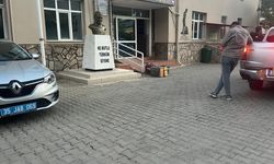 İzmir’de kaçak horoz dövüşü baskını: Yaralı hayvanlar kurtarıldı,  3 kişi gözaltında