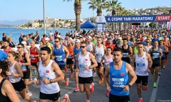 Salomon Çeşme Yarı Maratonu renkli görüntülere sahne oldu