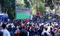 İzmir’de sabahın erken saatlerinde milli maç buluşması