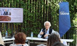 Mustafa Tunçalp İzmir’de seramik sanatını katılımcılarla buluşturdu