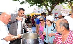 Çiğli'de aşure bereketi: Başkan Yıldız kazanın başına geçti, dayanışma mesajı verdi