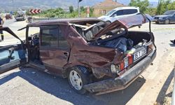 Kiraz’da su tankeriyle çarpışan otomobilin sürücüsü ağır yaralandı