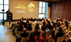 İzmir’de yapay zeka çağında markalaşma masaya yatırıldı