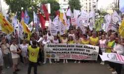 İzmir’den açlık grevindeki öğretmenlere destek yürüyüşü: Taleplerimiz lütuf değil hak!