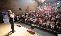 Konaklı çocuklar yıl sonu coşkusunu Başkan Mutlu’yla paylaştı