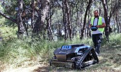 Konak Belediyesi'nden teknolojik adım: Ot biçme robotu sahada