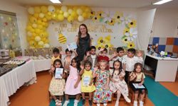 İzmir'de Mutlu Çocuklar Oyun Evi’nde karne sevinci