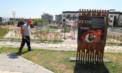 Menderes’te parklar temizleniyor, yeşil alanlar ilaçlanıyor