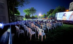İzmir’de Gezici Açıkhava Film Günleri Karabağlar’dan başladı