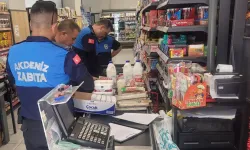 Zincir markette 'pes' dedirten denetim: Son kullanma tarihi geçmiş 135 ürün bulundu