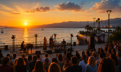 İzmir’de yaz akşamları deniz manzaralı konserlerle renklenecek
