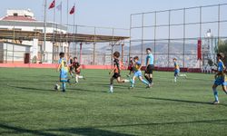 İzmir’de U-12 Cup başladı: 80 takım şampiyonluk için oynuyor