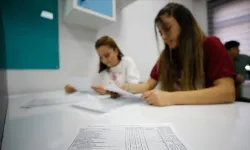 İzmirli öğrencilere YKS desteği: Üniversiteli adaylarıyla yüz yüze görüşülecek